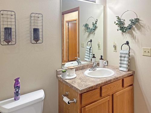 Vibrant 3BR in Heart of Downtown La Crosse Vibrant 3BR in Heart of Downtown La Crosse