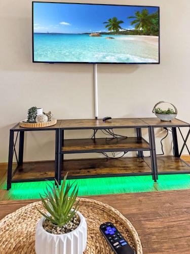 Vibrant 3BR in Heart of Downtown La Crosse Vibrant 3BR in Heart of Downtown La Crosse