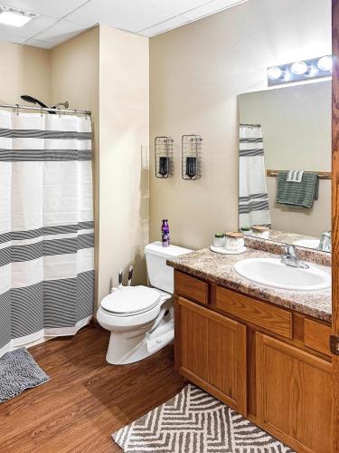 Vibrant 3BR in Heart of Downtown La Crosse Vibrant 3BR in Heart of Downtown La Crosse