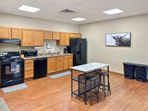 Vibrant 3BR in Heart of Downtown La Crosse Vibrant 3BR in Heart of Downtown La Crosse