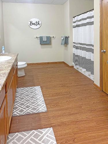 Vibrant 3BR in Heart of Downtown La Crosse Vibrant 3BR in Heart of Downtown La Crosse