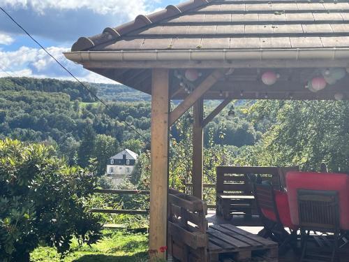 Cabane, Kota Gri'hôtes (Cabane, Kota Gri'hotes) in La Vaivre