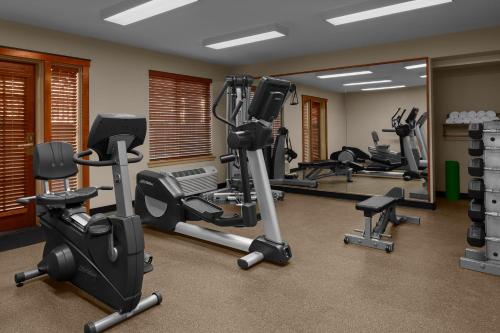 Larkspur Landing Hillsboro-An All-Suite Hotel - image 6