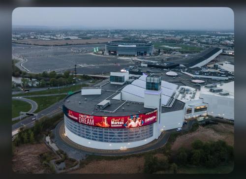 Spacious Modern Condo NYC at Fingertips Spacious Modern Condo NYC at Fingertips