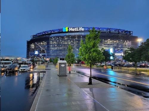 Spacious Modern Condo NYC at Fingertips Spacious Modern Condo NYC at Fingertips