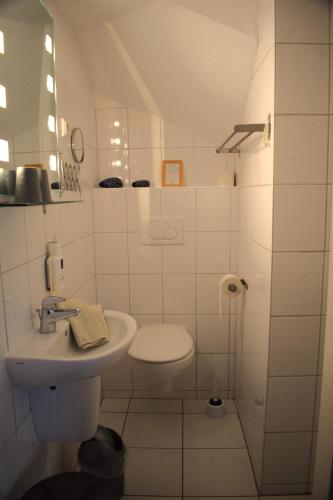 Double Room image 10