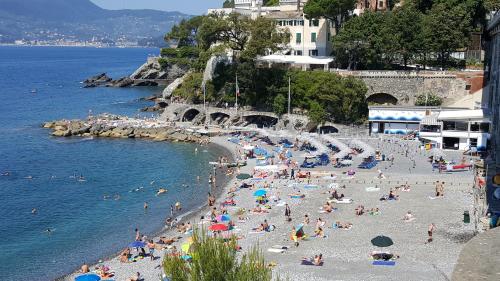 AL MARE DAVANTI A PORTOFINO - BY THE SEA IN FRONT of PORTOFINO