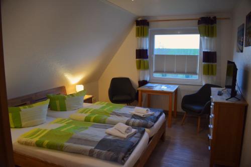Double Room image 5