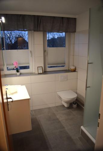 Double Room image 6