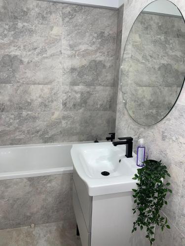 Fancy apartment with 2BR Fancy apartment with 2BR