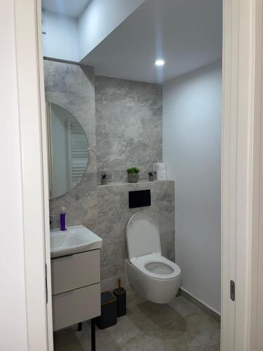 Fancy apartment with 2BR Fancy apartment with 2BR