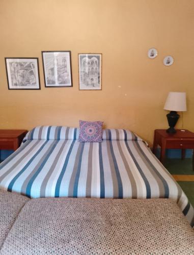 1 king bed, 1 twin bed