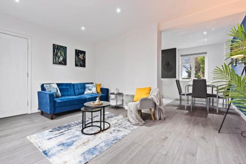 Julia's 3-Bedroom Home in Quinton, Birmingham Julia's 3-Bedroom Home in Quinton, Birmingham