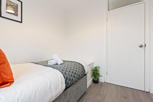 Julia's 3-Bedroom Home in Quinton, Birmingham Julia's 3-Bedroom Home in Quinton, Birmingham