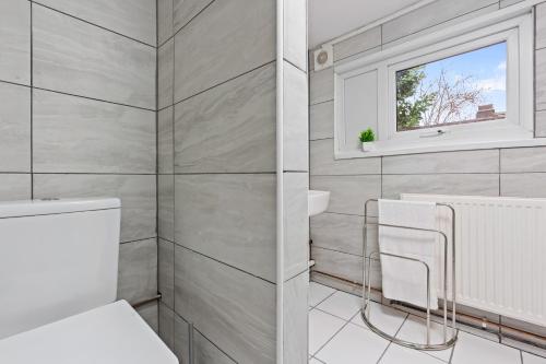 Julia's 3-Bedroom Home in Quinton, Birmingham Julia's 3-Bedroom Home in Quinton, Birmingham