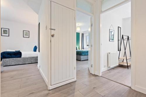 Julia's 3-Bedroom Home in Quinton, Birmingham Julia's 3-Bedroom Home in Quinton, Birmingham