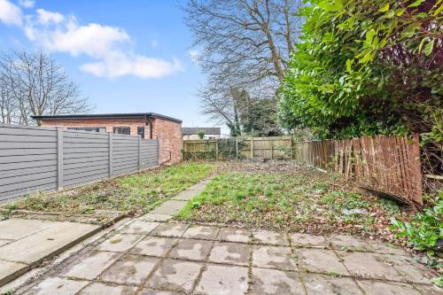 Julia's 3-Bedroom Home in Quinton, Birmingham Julia's 3-Bedroom Home in Quinton, Birmingham