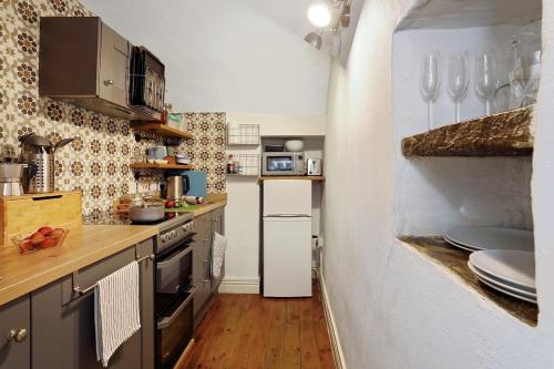 Waterview Cottage - a peaceful riverside location