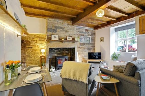Waterview Cottage - a peaceful riverside location