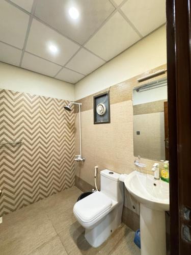 Home Sweet Home 3 bed Banglow - image 9