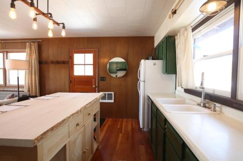 Kitchen, Gorgeous Views, Fishing at Private Cabin on Pelican Lake, Orr MN in Orr (MN)