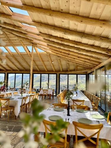 レストラン, Alpeta Agrotourism & Winery - Roshnik , Berat in トレヴェラゼル