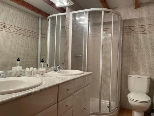 淋浴間, CASA RURAL CARRER PLA Culla in 庫利亞