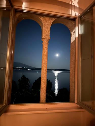 Kilátás, Torretta sul lago in Belgirate