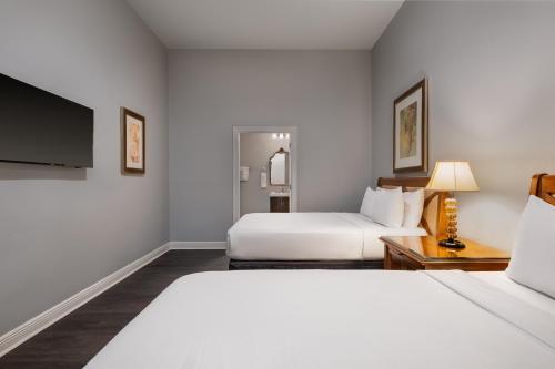 Double Room with Two Double Beds image 4