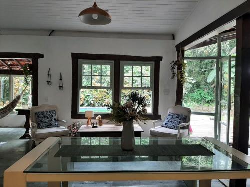 Casa da Cachoeira in Cocaia