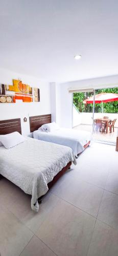 2 double beds