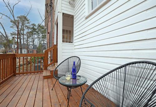 New & Renovated MCM Duplex 3 mi to DT Durham thumb 3