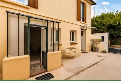 Näkymä, Kinkala, charmant 2 pièces à 20 minutes de Paris (Kinkala, charmant 2 pieces a 20 minutes de Paris) in Le Blanc-Mesnil