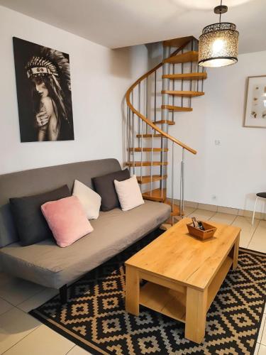 Kinkala, charmant 2 pièces à 20 minutes de Paris (Kinkala, charmant 2 pieces a 20 minutes de Paris) in Le Blanc-Mesnil