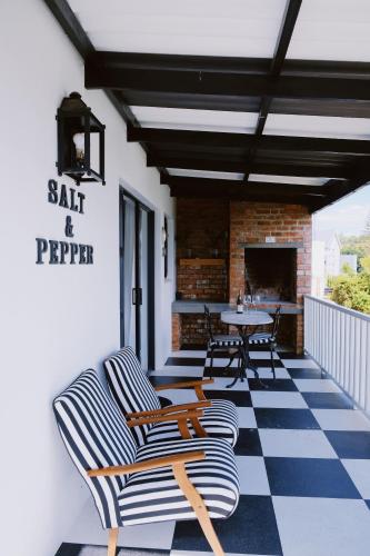 Salt & Pepper in Κόλπος Μοσέλ