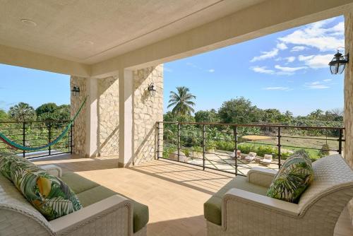 Villa La Chiquita Paradise Pool and BBQ