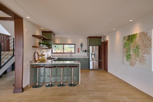 Villa La Chiquita Paradise Pool and BBQ