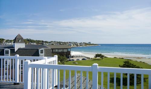 Newport Beach Hotel & Suites - image 4