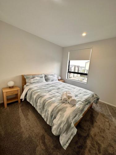 Edge West Home at handy location, Auckland (fotografie 11)