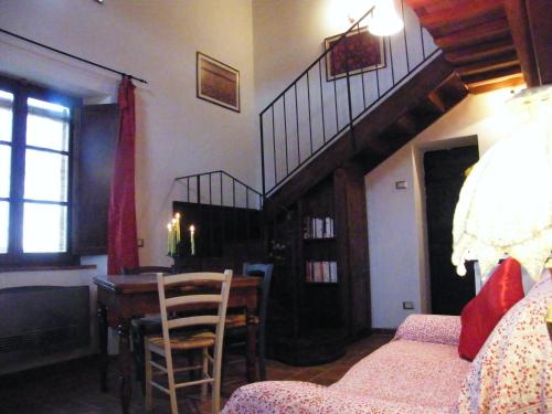 1 queen bed, 1 sofa bed