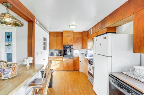 Renovated Chatham Home about Half Mi to Downtown! in Chatham, USA