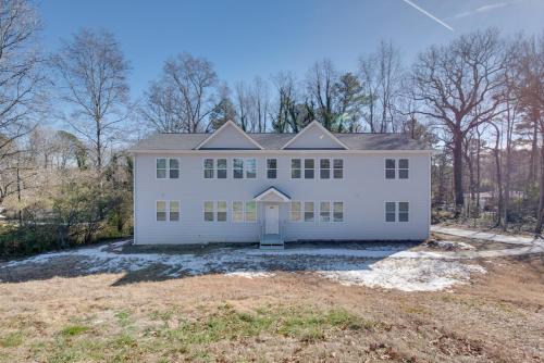 3 Mi to Six Flags Atlanta Area Apartment in Mableton