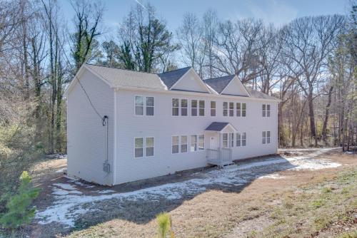3 Mi to Six Flags Atlanta Area Apartment in Mableton