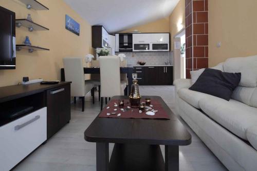 One-Bedroom apartment Standard image 7