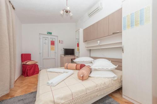 Double Room image 2