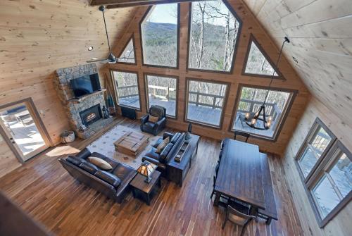 Stoneman Lodge | Hot Tub | Wifi | New Cabin | Outdoor Fireplaces - image 8