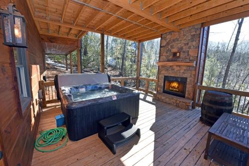 Stoneman Lodge | Hot Tub | Wifi | New Cabin | Outdoor Fireplaces - image 13