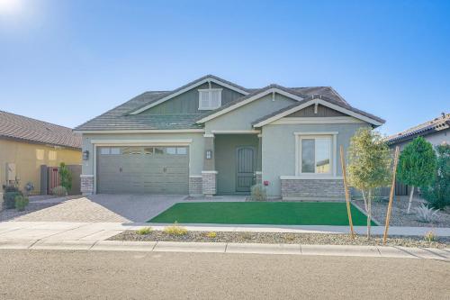 Covered Patio and Community Pool Home in Surprise in Sun City