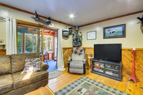 Rustic Searsport Cabin Loft and Sunroom on 10 Acres - image 6