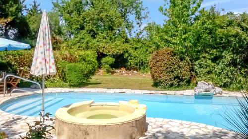 Maison de charme à Trémolat avec piscine privée gîte à louer Borredon